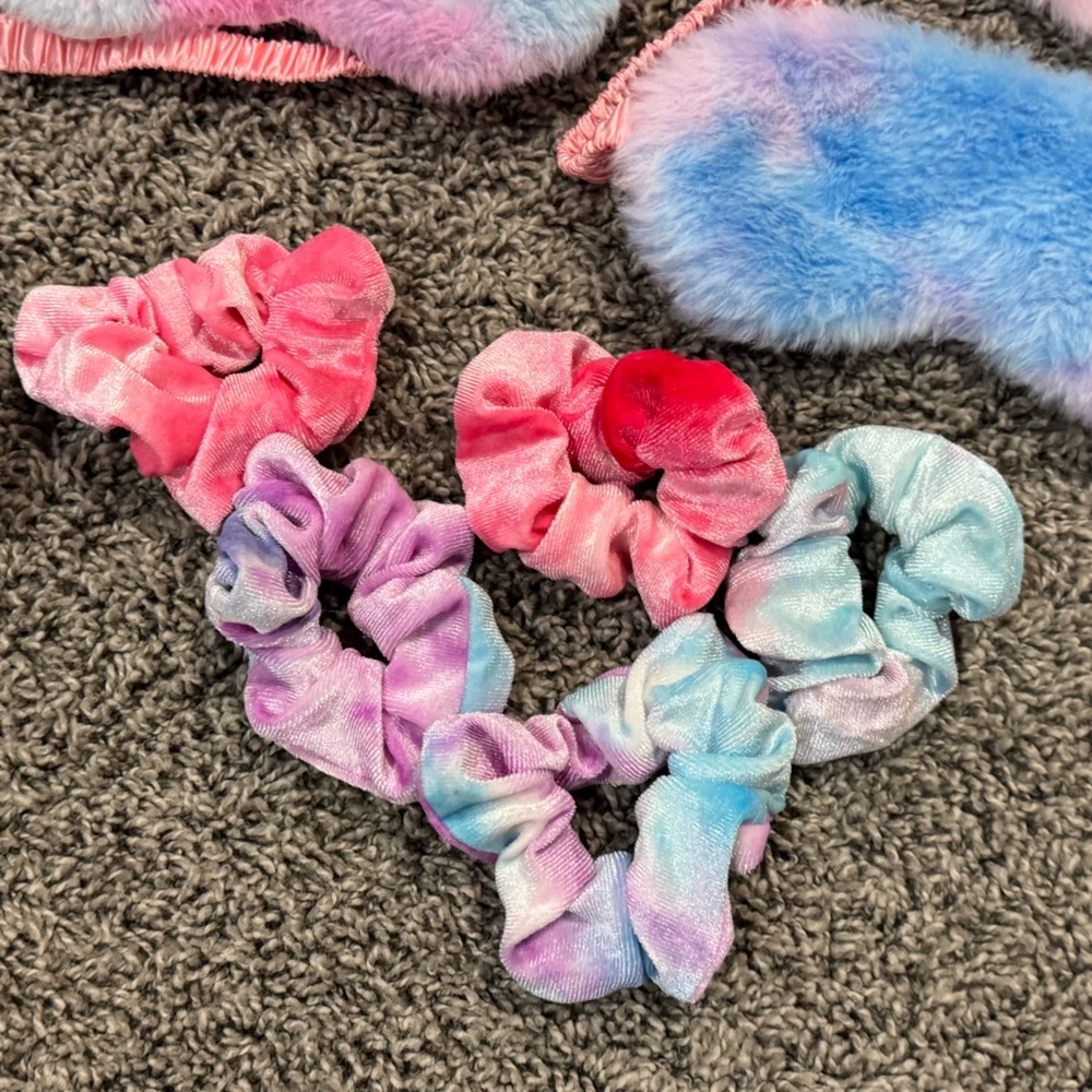Spa Birthday party favors- headband, scrunchie and eye mask, enough for 5 kids - Picture 4 of 5